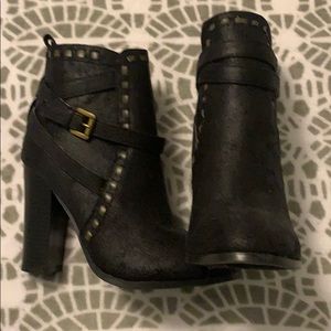 Venus size 8 black boots